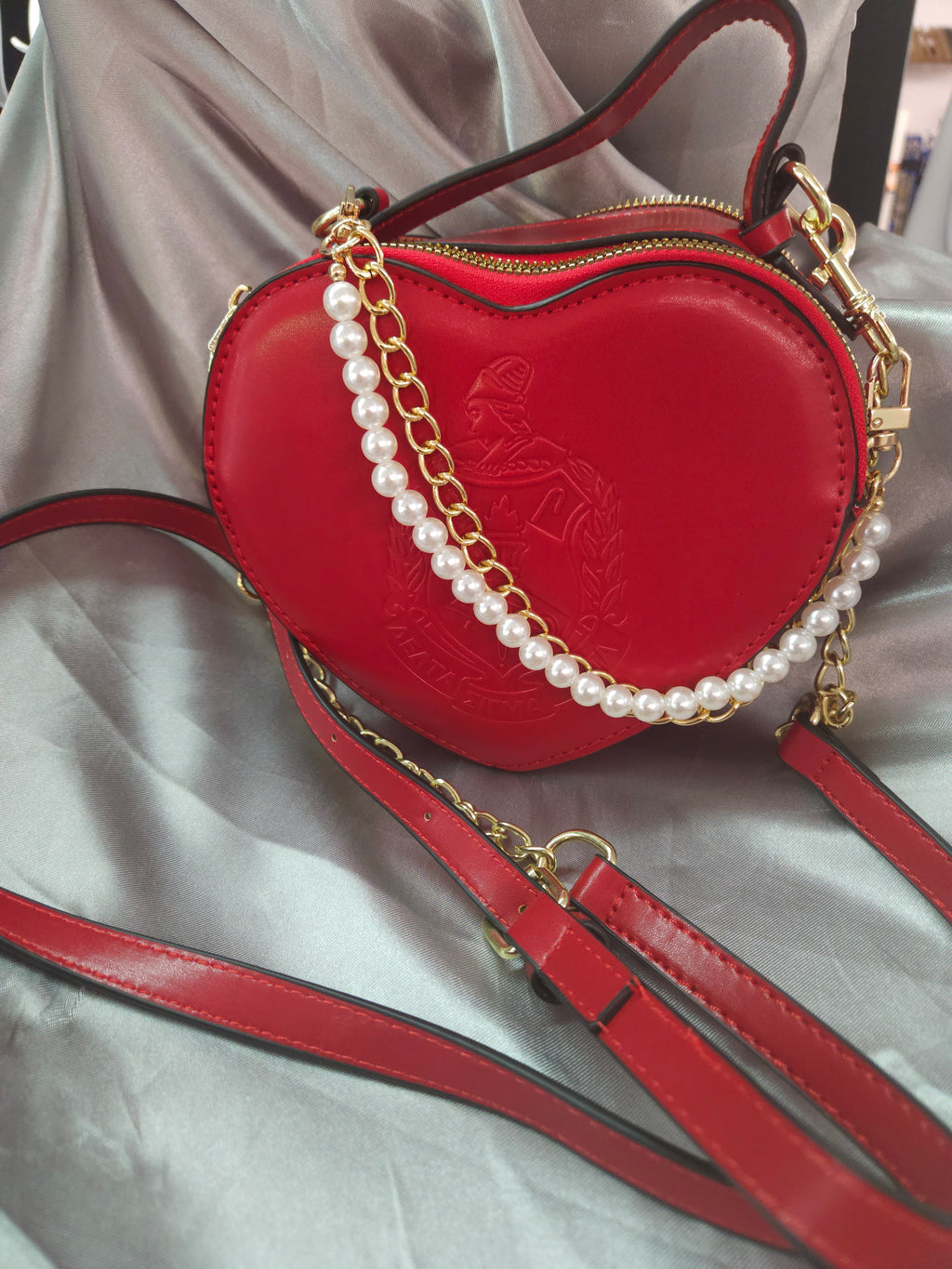 Pearl strap with link chain