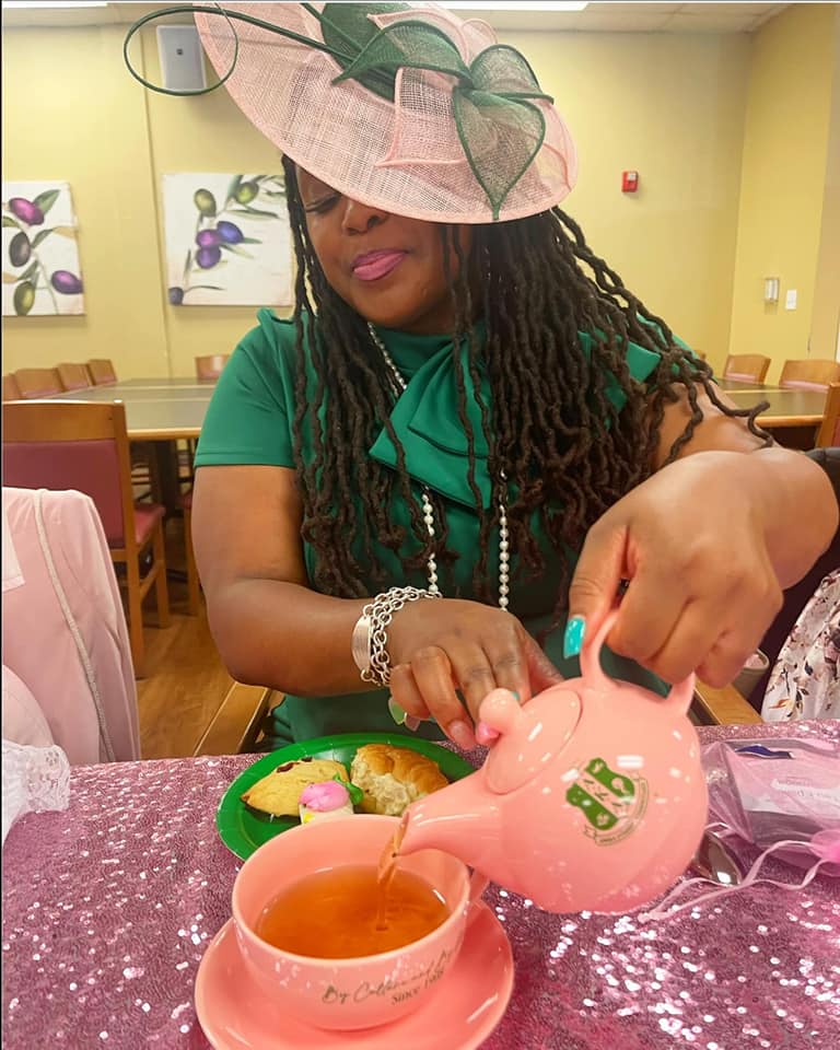 Alpha Kappa Alpha Tea for one set